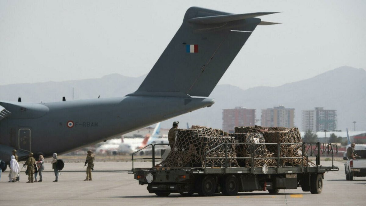 Afghanistan : les évacuations militaires françaises prendront fin vendredi soir, annonce Jean Castex