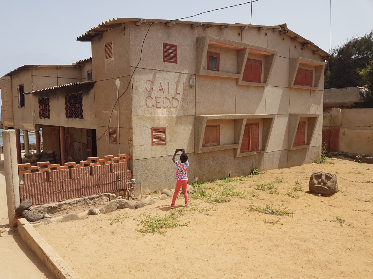 CENTENAIRE DE OUSMANE SEMBENE, VISITE GUIDÉE À GALLÉ CEDDO, DEMEURE DU CINÉASTE