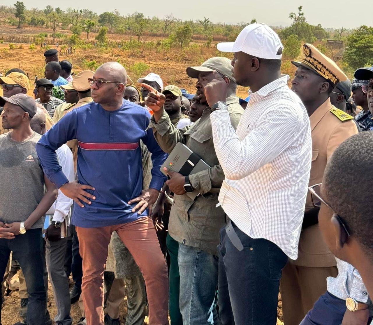 KÉDOUGOU | UNE DÉLÉGATION GOUVERNEMENTALE EN VISITE SUR DES SITES D’ORPAILLAGE