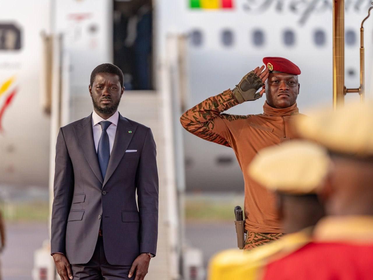 APRÈS BAMAKO, LE PRÉSIDENT BASSIROU DIOMAYE FAYE EST ARRIVÉ À OUAGADOUGOU