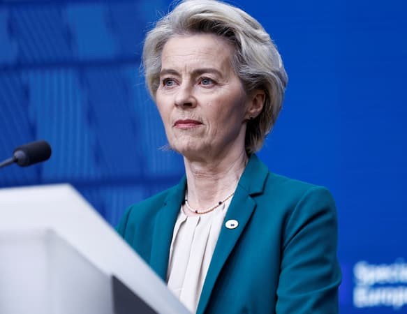 URSULA VON DER LEYEN RECONDUITE À LA TÊTE DE LA COMMISSION EUROPÉENNE POUR UN MANDAT DE 5 ANS