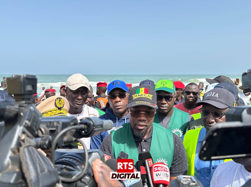 JOURNÉE NATIONALE DE NETTOIEMENT À SAINT-LOUIS | LE PREMIER MINISTRE OUSMANE SONKO S’ENGAGE POUR LES DÉFIS ENVIRONNEMENTAUX ET ÉCONOMIQUES