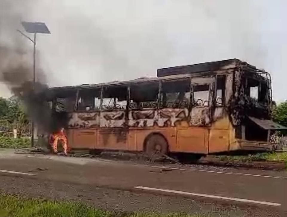 KÉDOUGOU | UN BUS DAKAR DEM DIKK A PRIS FEU SUR LA ROUTE DE SALÉMATA