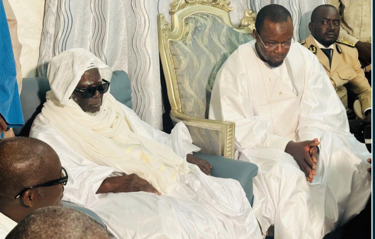 TOUBA | OUSMANE SONKO REÇU PAR SERIGNE MOUNTAKHA MBACKÉ