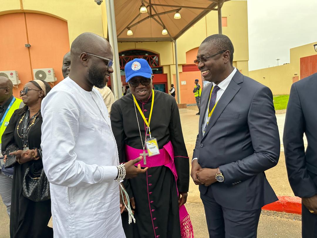 LES FIDÈLES CATHOLIQUES SÉNÉGALAIS EN ROUTE POUR ROME | UN DÉPART SOUS LA BÉNÉDICTION DE LA PAIX