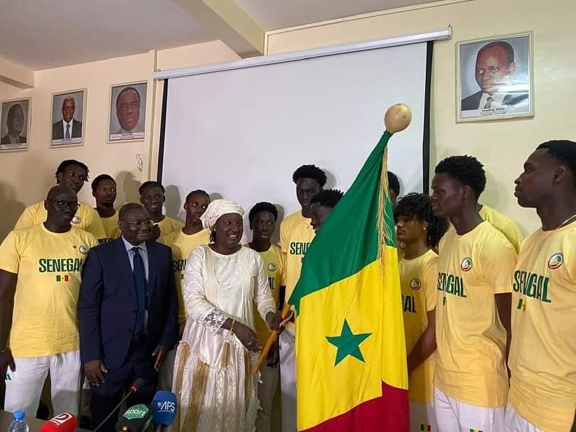 AFROBASKET U18 | LA MINISTRE KHADY DIENE GAYE ENCOURAGE LES LIONCEAUX À JOUER « À FOND » POUR HONORER LE DRAPEAU