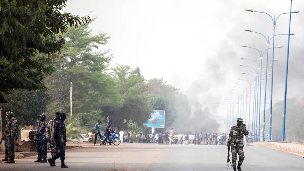 MALI | UN CAMP D’ENTRAÎNEMENT MILITAIRE DE BAMAKO ATTAQUÉ