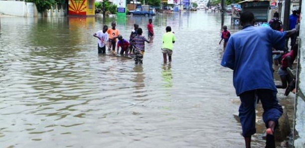 KAOLACK SOUS LES EAUX | INONDATIONS MASSIVES APRÈS DES PLUIES DILUVIENNES DE 181 MM