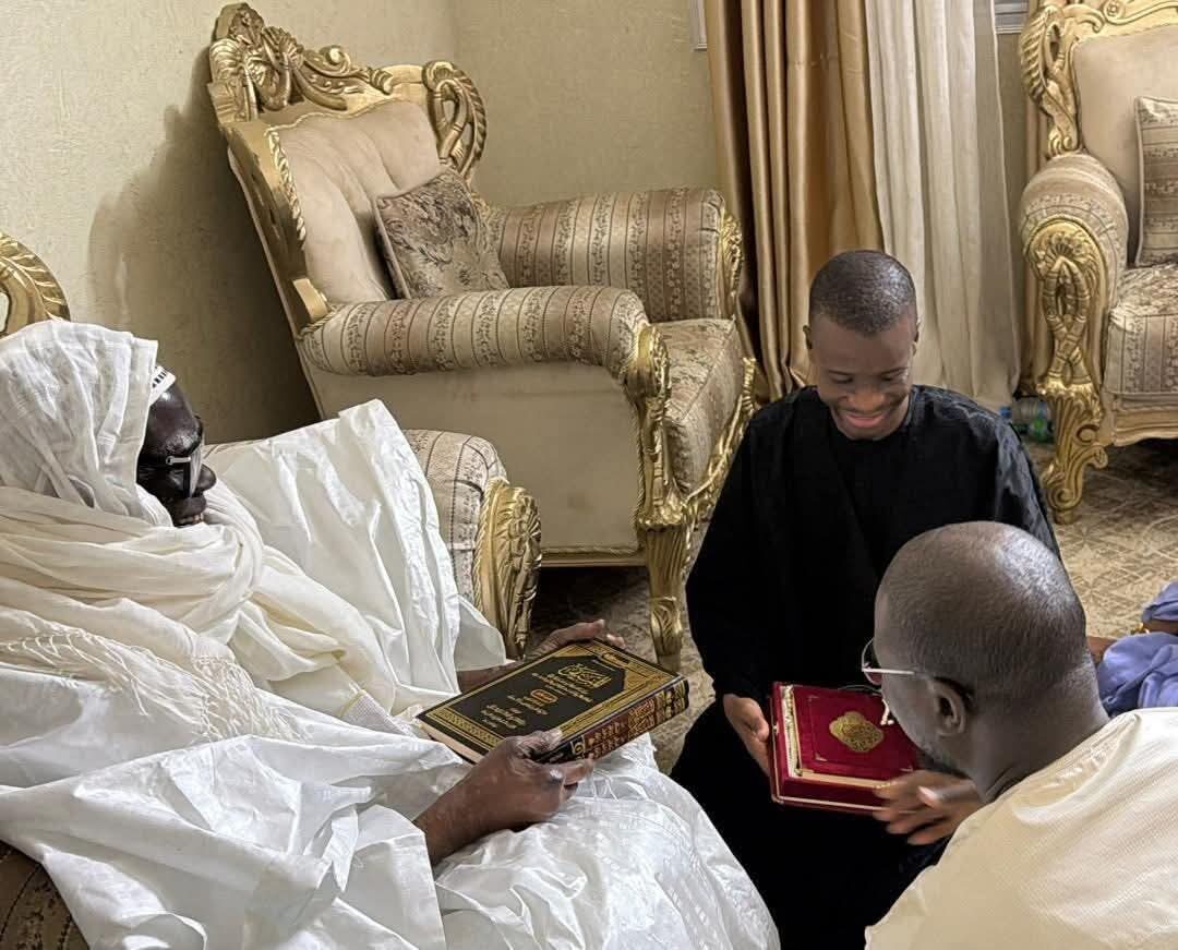 TOUBA LE MINISTRE MOUHAMADOU BAMBA CISS RE U PAR LE KHALIFE G N RAL TOUBA LE MINISTRE MOUHAMADOU BAMBA CISS RE U PAR LE KHALIFE G N RAL